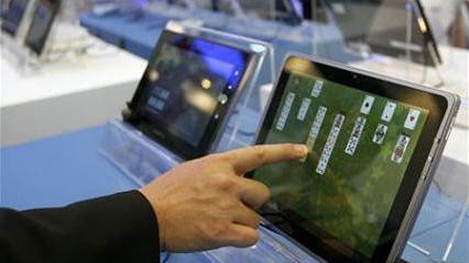 Intel Unveils Ultrabooks.JPG